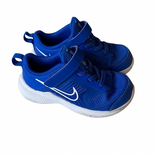 Nike Sneakers 9c